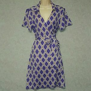 Womens wrapped short sleeve dress